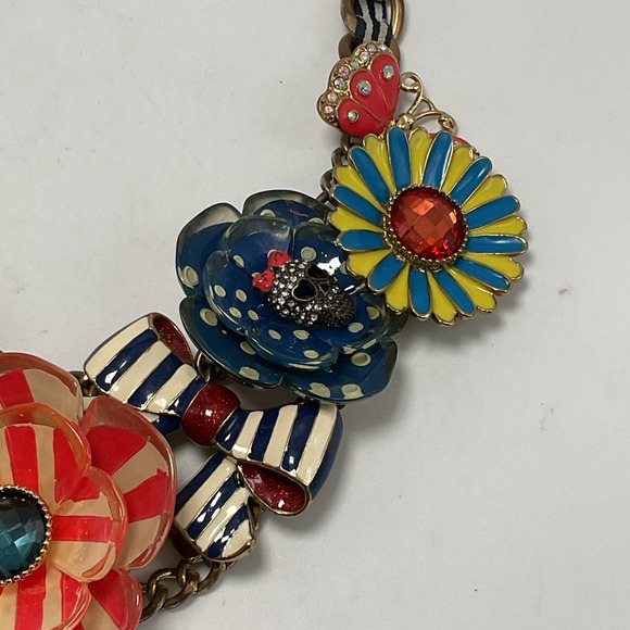 Betsey Johnson Yacht Club Lucite Flowers Rhinestone Necklace - Picture 7 of 15